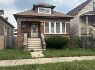 8425 S Colfax Ave, Chicago, IL