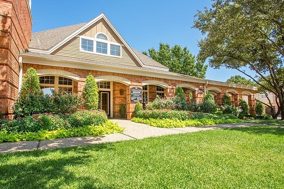 Discover your new home with our leasing experts