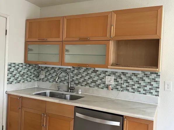 6060 Gloria Dr APT 6, Sacramento, CA 95822