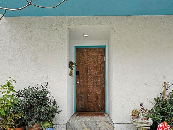 2nd image of 29231 Heathercliff Rd APT 1