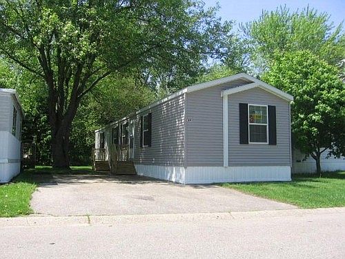 1st image of 215 Pin Oak Dr