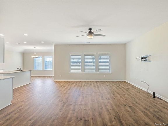 3rd image of 8117 Kinslee Ln