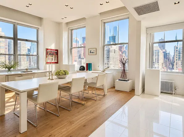 448 W 37th St #Phc, New York, NY 10018