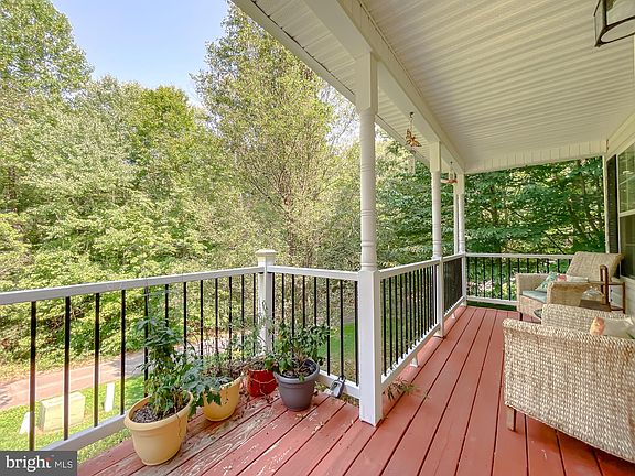 3rd image of 20990 Woodmere Dr