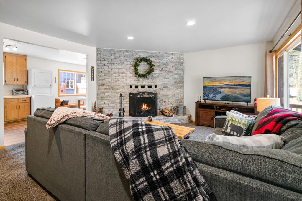 Photo of 744 Tehama Dr, Big Bear Lake, CA 92315