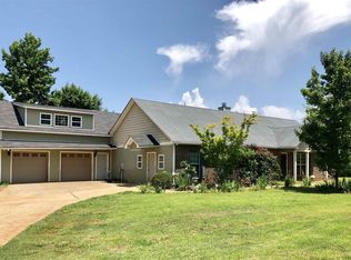 427 E McIntosh Rd, Griffin, GA 30223