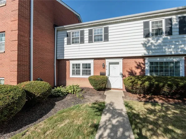 3920 Brendan Ln #H614, North Olmsted, OH 44070