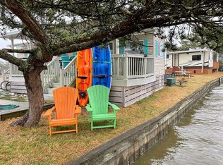 3665 Sandpiper Rd #23, Virginia Beach, VA 23456