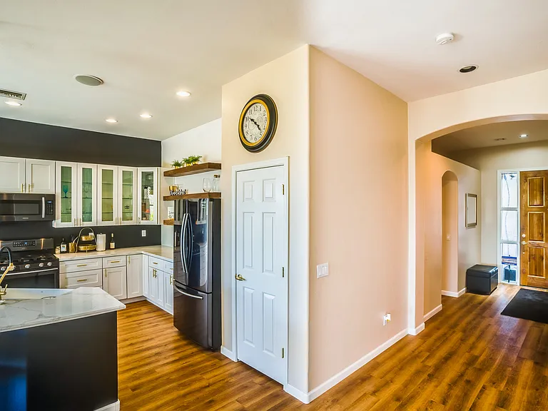 3078 W Desert Bird Ct — Photo 4