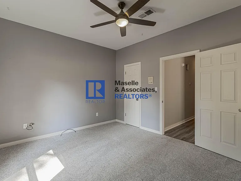 1046 Newland St — Photo 32