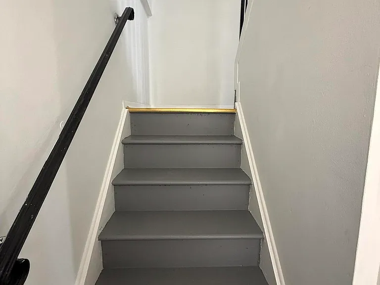 200 Sand Ln — Photo 3