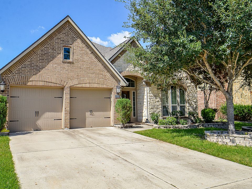 1st image of 27011 Cliff Pointe Ln