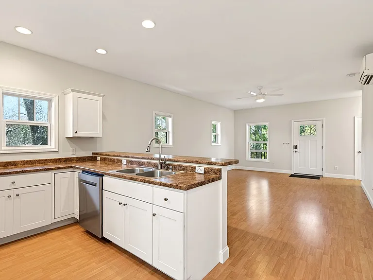 104 Hiawassee Ave — Photo 8