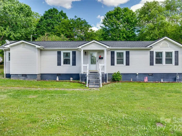 220 Tomberlin Rd, Mount Holly, NC 28120