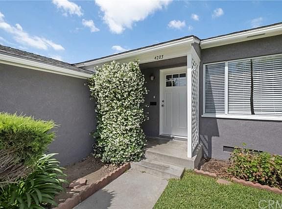 4th image of 4203 Lomina Ave