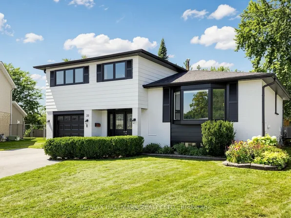 20 Oak Ct #1, Aurora, ON L4G 3J6