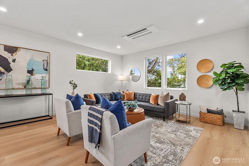 5th image of 7509 12th Avenue SW