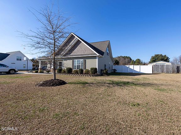 4th image of 233 Asheberne Drive