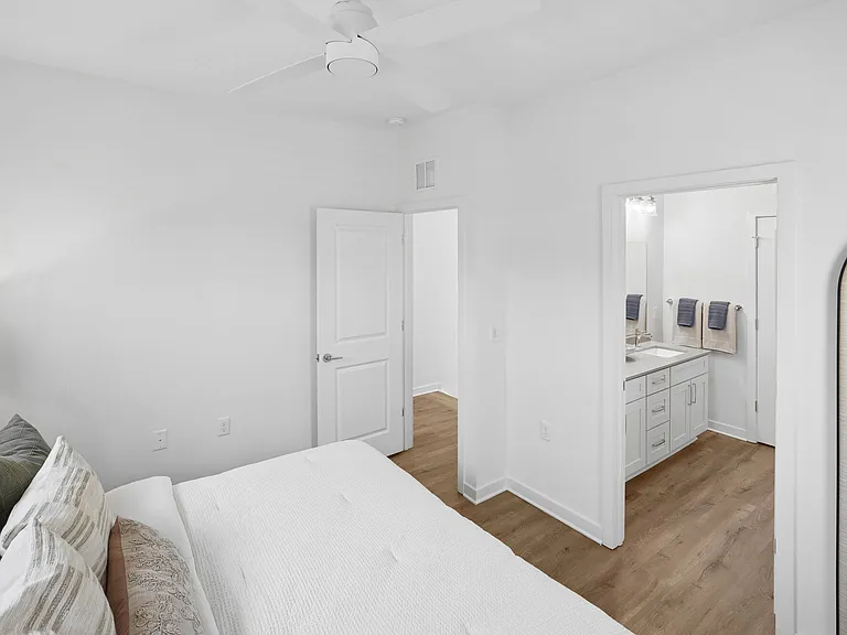Hamlet Falling Creek - Homes & Townhomes for Rent — Photo 16