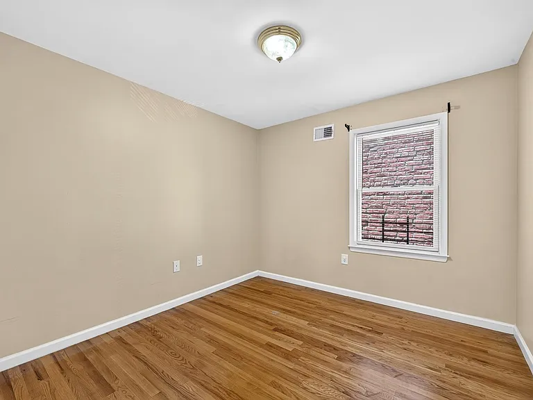 43 Manhattan Ave #1 — Photo 16