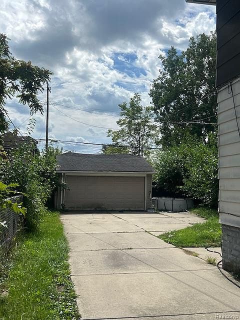 2nd image of 14528/14530 Lappin St