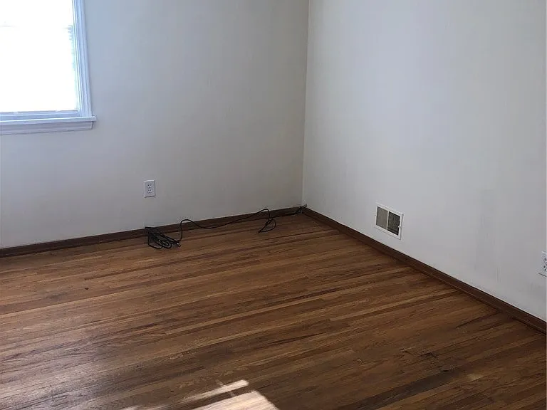 214 E Spruce St — Photo 4