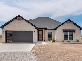 9776 Bobwhite Ln, Terrell, TX 75161
