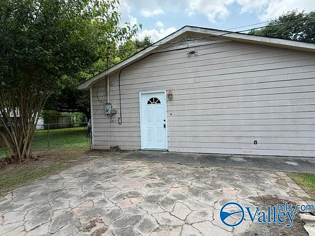 1114 Terry Cir — Photo 16