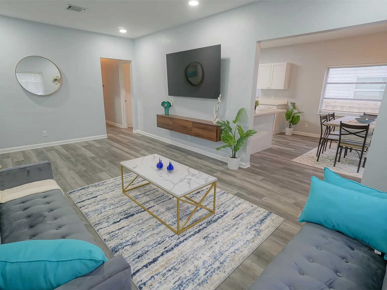 3 bed, 2.0 bath, 1340 sqft, $3,500 — Photo 2