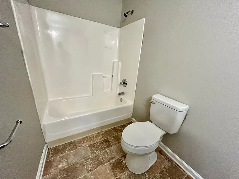 2084 Cornerstone Dr #C — Photo 7