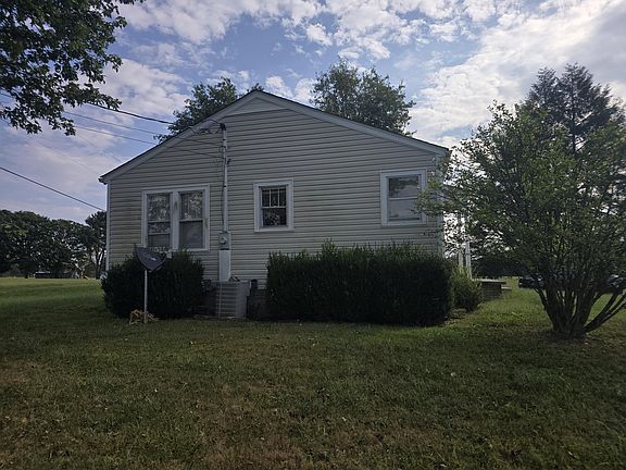 2nd image of 1592 Flat Lick Rd