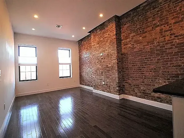 600 Quincy Street image 1 of 8