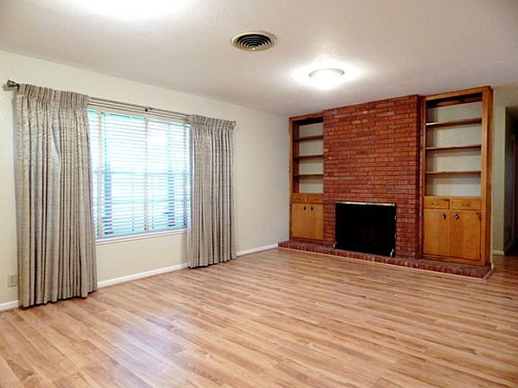 3rd image of 4129 Bray Dr
