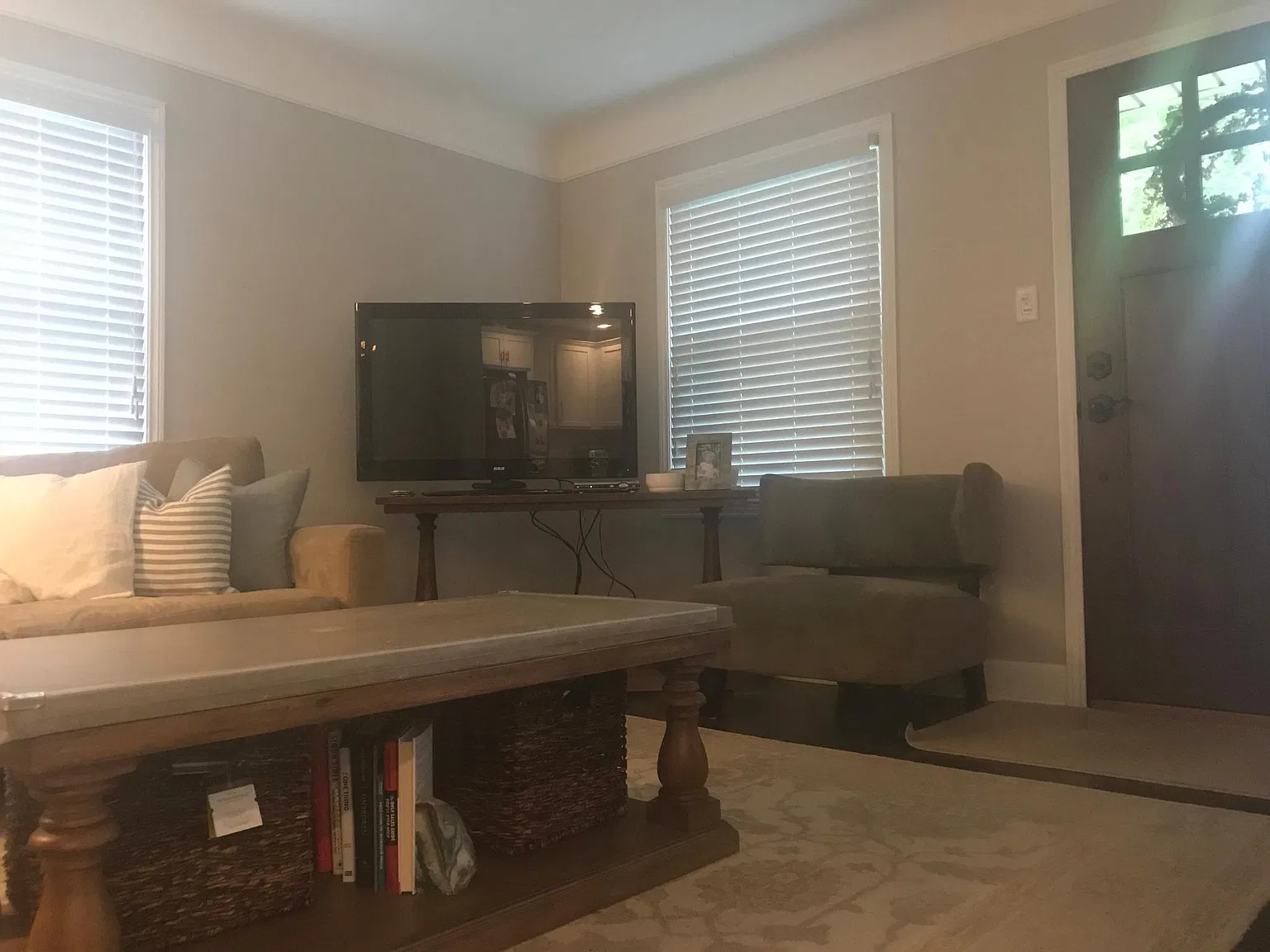 915 McLean Ave — Photo 3