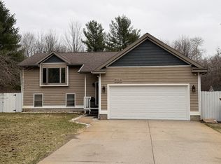 566 S Dangl Rd, Muskegon, MI 49442