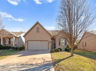 9047 Meadow View Dr, Shawnee, KS 66227
