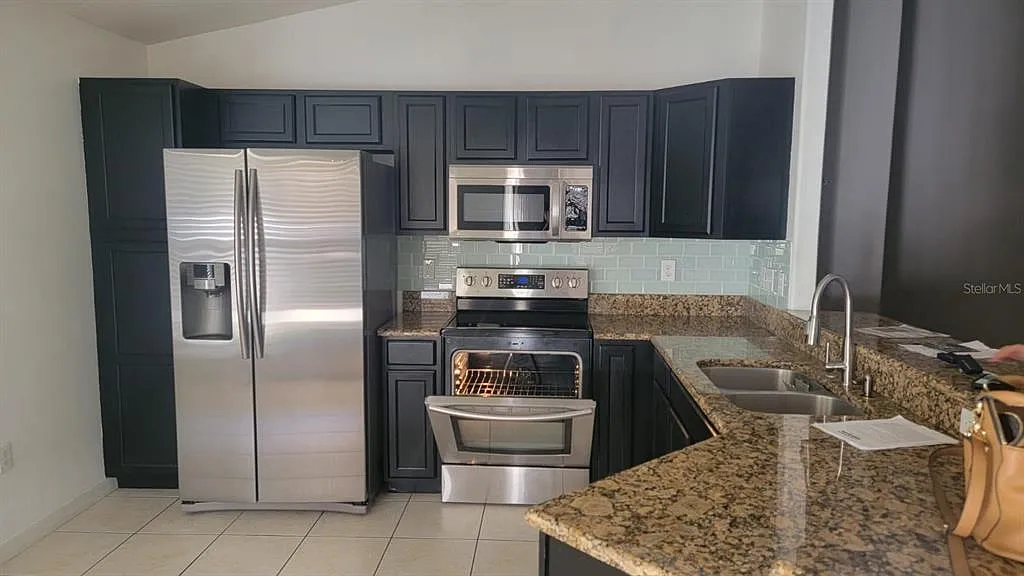 3 bed, 2.0 bath, 1746 sqft, $2,300 — Photo 2