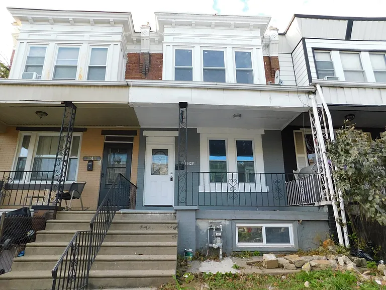 5341 Hadfield St — Photo 1