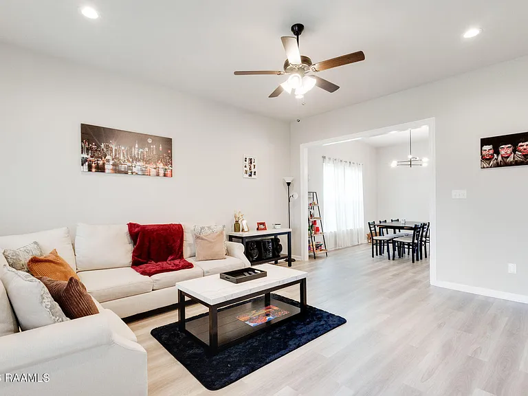 224 Crescent View Ln — Photo 4