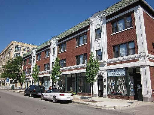 1st image of 7611 N Bosworth Ave APT 4