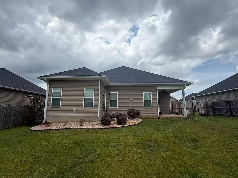 114 Cascades Ct — Photo 2