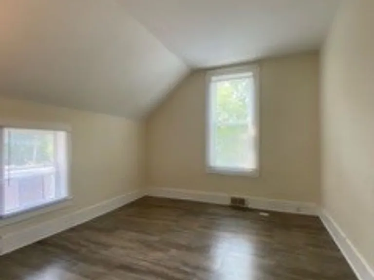813 S 8th St — Photo 11