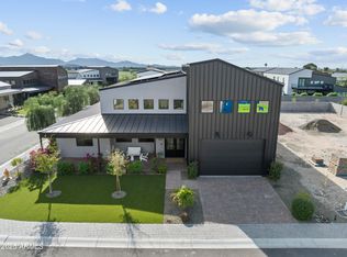 8514 S 9th Dr, Phoenix, AZ 85041