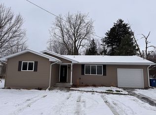 3129 Tatham Rd, Saginaw, MI 48601