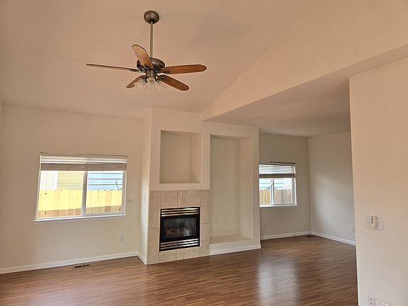 3rd image of 10043 Wyandott Cir S