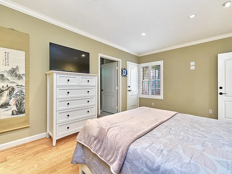 950 S Longwood Ave — Photo 26