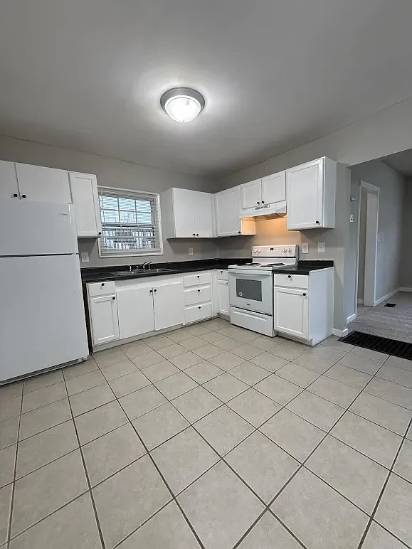 2 bed, 1000 sqft, $1,450 — Photo 3