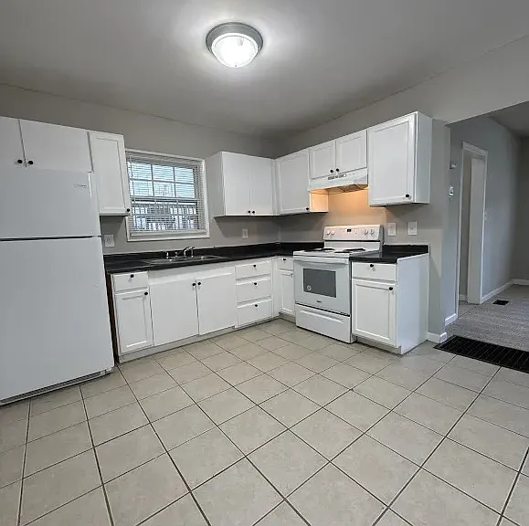 450 Forrest Ridge Dr NW — Photo 3