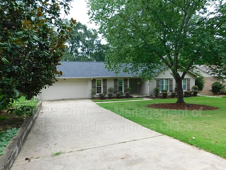 1213 Heritage Ln — Photo 4