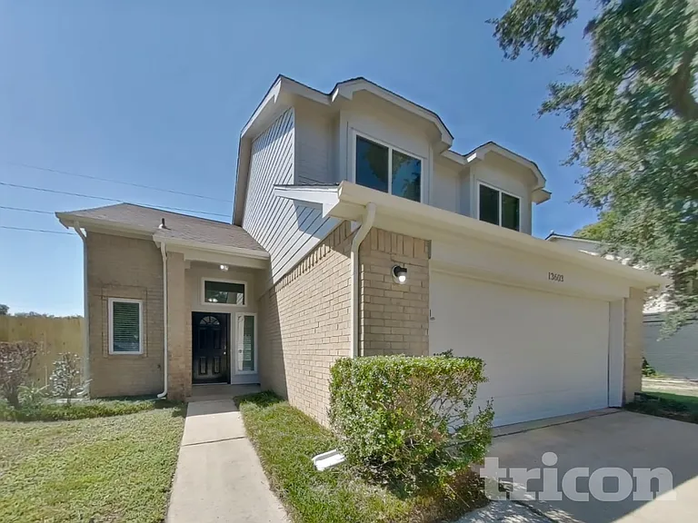 13603 Lynnville Dr — Photo 2